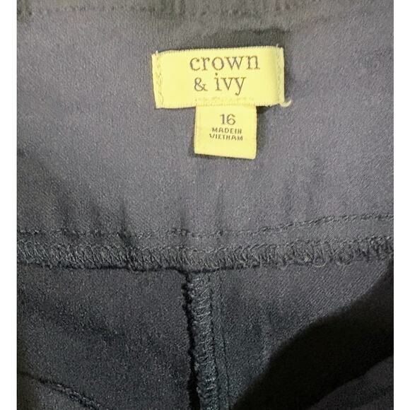 Crown & Ivy Navy Stretch Pull On Slim Ankle Pants w/ Bow Accents on Legs Size 16 - Picture 6 of 7